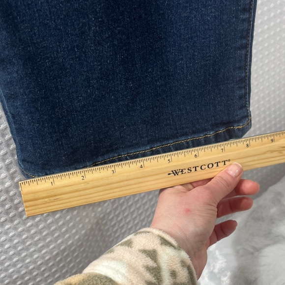 Joe's Jeans Women's- The Honey, Curvy Boot Cut- size 30 - Picture 5 of 14